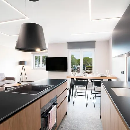 Premium Two Bedroom Burin 100 By Locap Group Apartma *