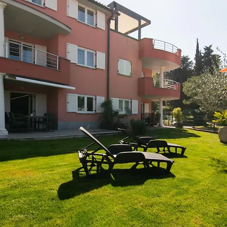 Premium Two Bedroom Burin 100 By Locap Group Apartmán