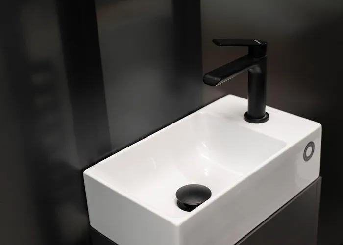 Premium Two Bedroom Burin 100 By Locap Group